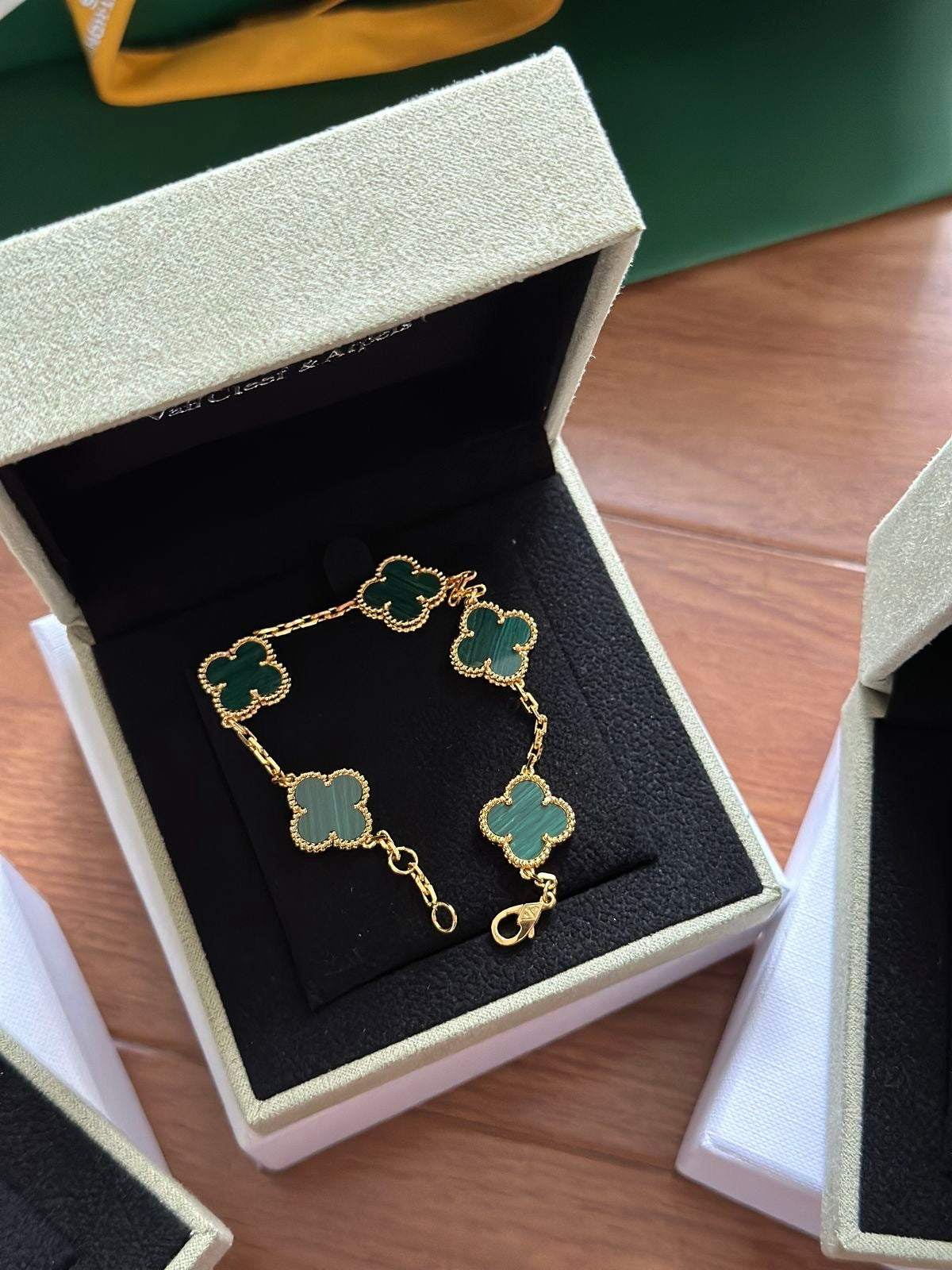 Green Cleaf bracelet